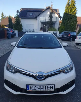 podkarpackie Toyota Auris cena 72500 przebieg: 141400, rok produkcji 2018 z Rzeszów